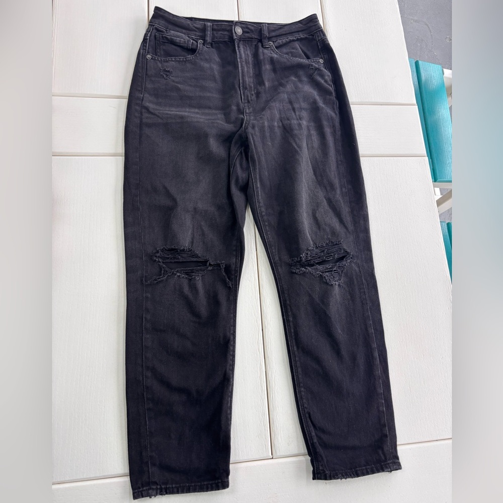 American Eagle Black Mom Jeans Size 6 Short